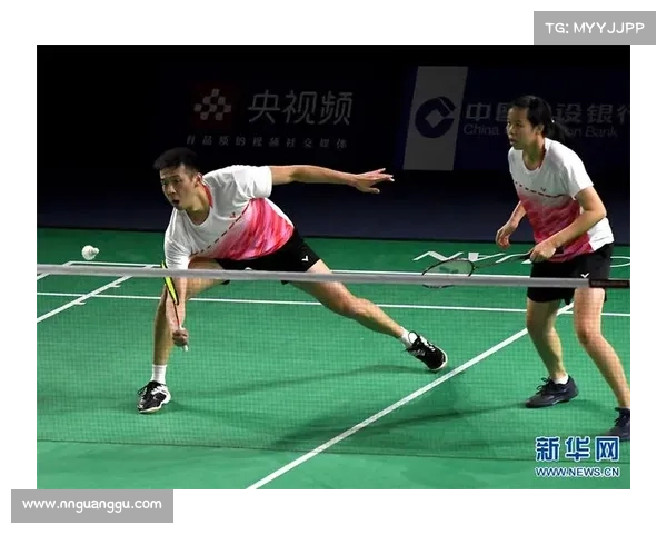 安赛龙凭借反手斜线扣杀精彩表现力压群雄夺得中国羽毛球公开赛冠军